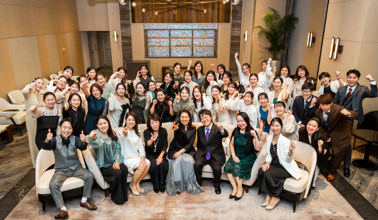 ANGELUX,inc.,