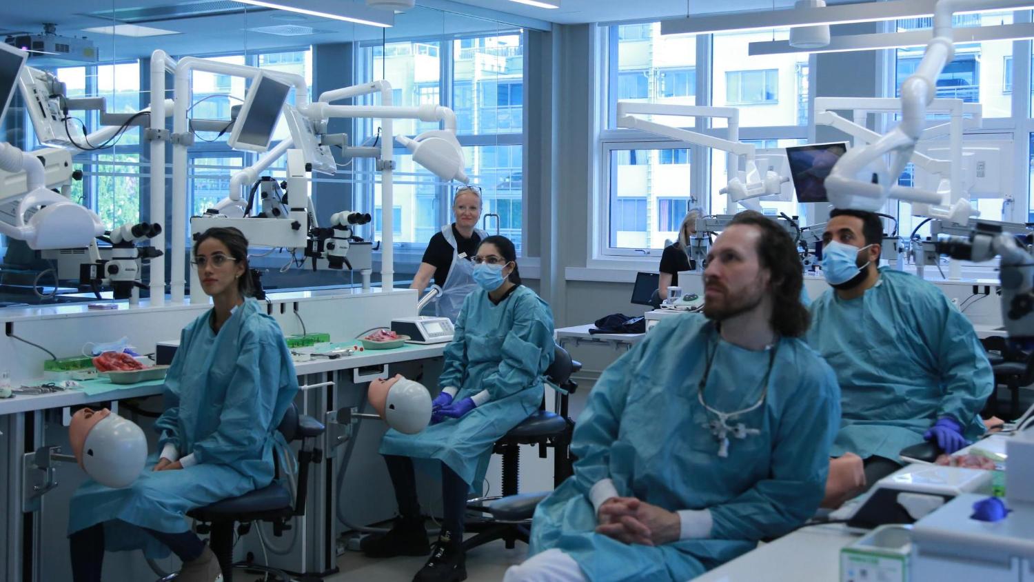 Colosseum Dental Group AG